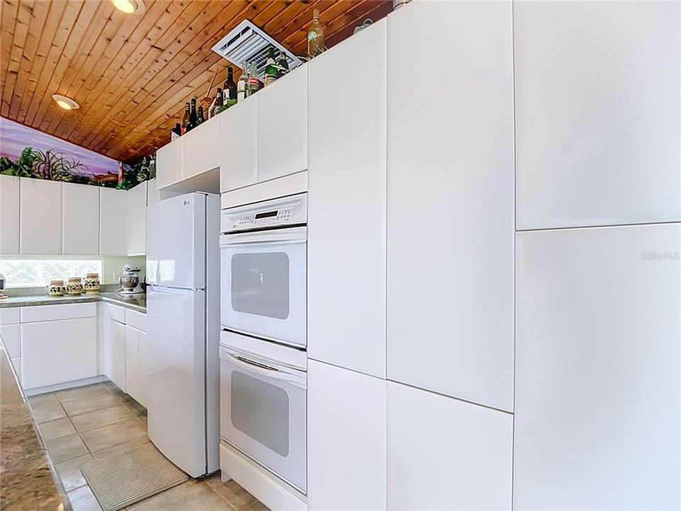 For Sale: $325,000 (3 beds, 2 baths, 1665 Square Feet)