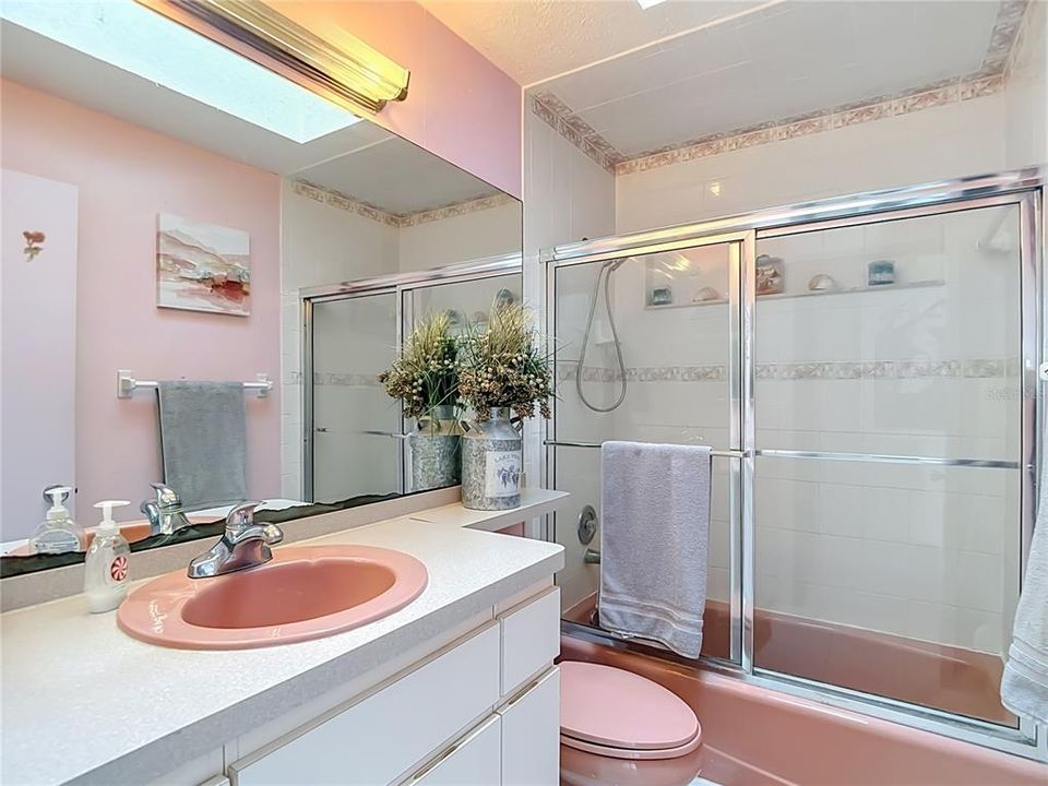 For Sale: $325,000 (3 beds, 2 baths, 1665 Square Feet)