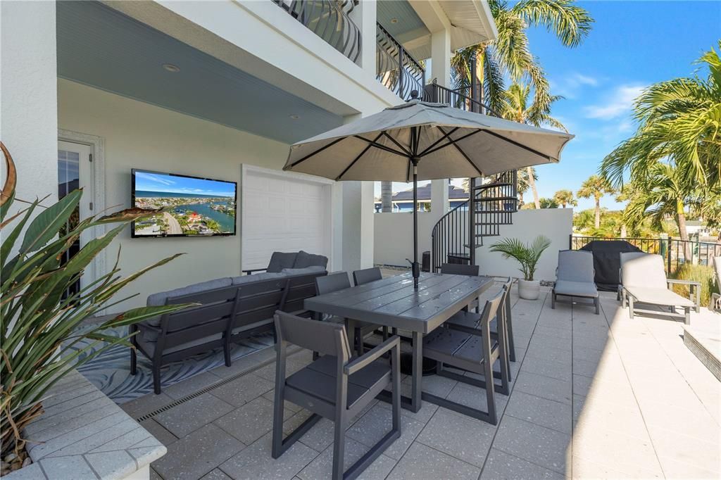 For Sale: $4,290,000 (5 beds, 4 baths, 4766 Square Feet)