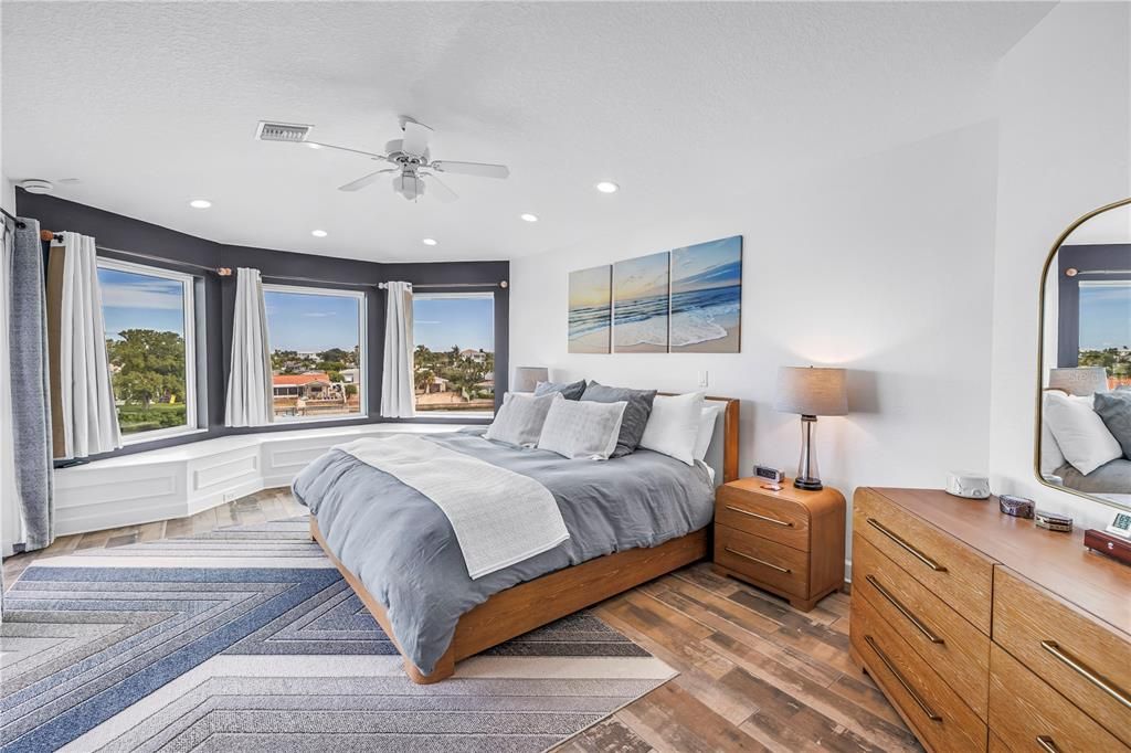 For Sale: $4,290,000 (5 beds, 4 baths, 4766 Square Feet)