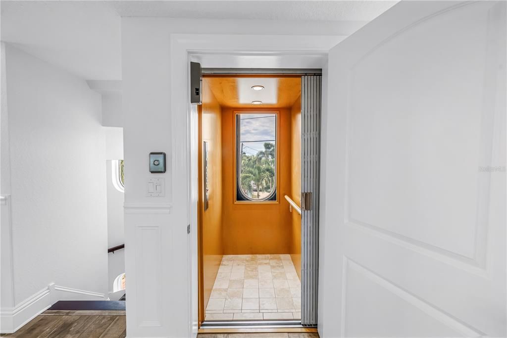For Sale: $4,290,000 (5 beds, 4 baths, 4766 Square Feet)