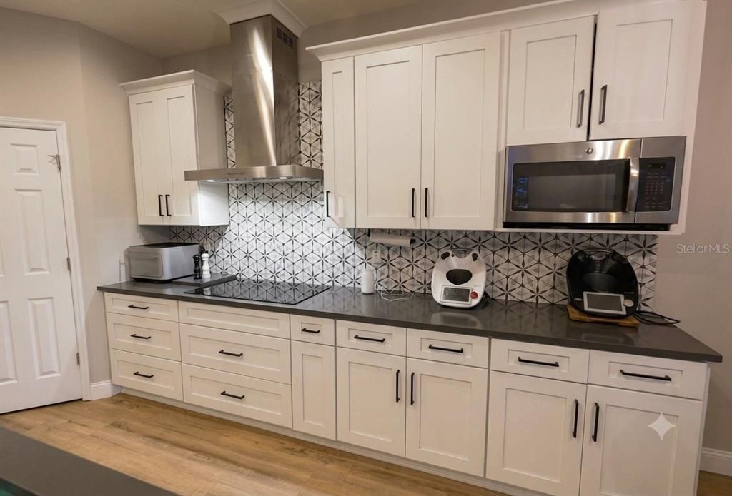 For Sale: $659,000 (3 beds, 2 baths, 2265 Square Feet)
