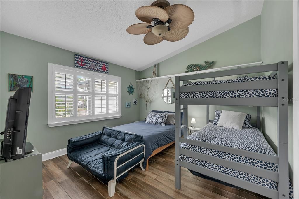 For Sale: $875,000 (4 beds, 2 baths, 1888 Square Feet)
