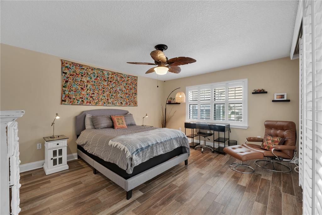 For Sale: $875,000 (4 beds, 2 baths, 1888 Square Feet)