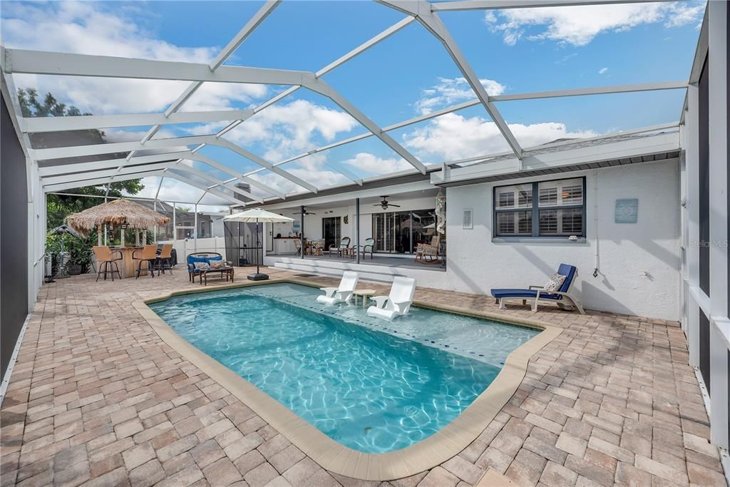 For Sale: $875,000 (4 beds, 2 baths, 1888 Square Feet)