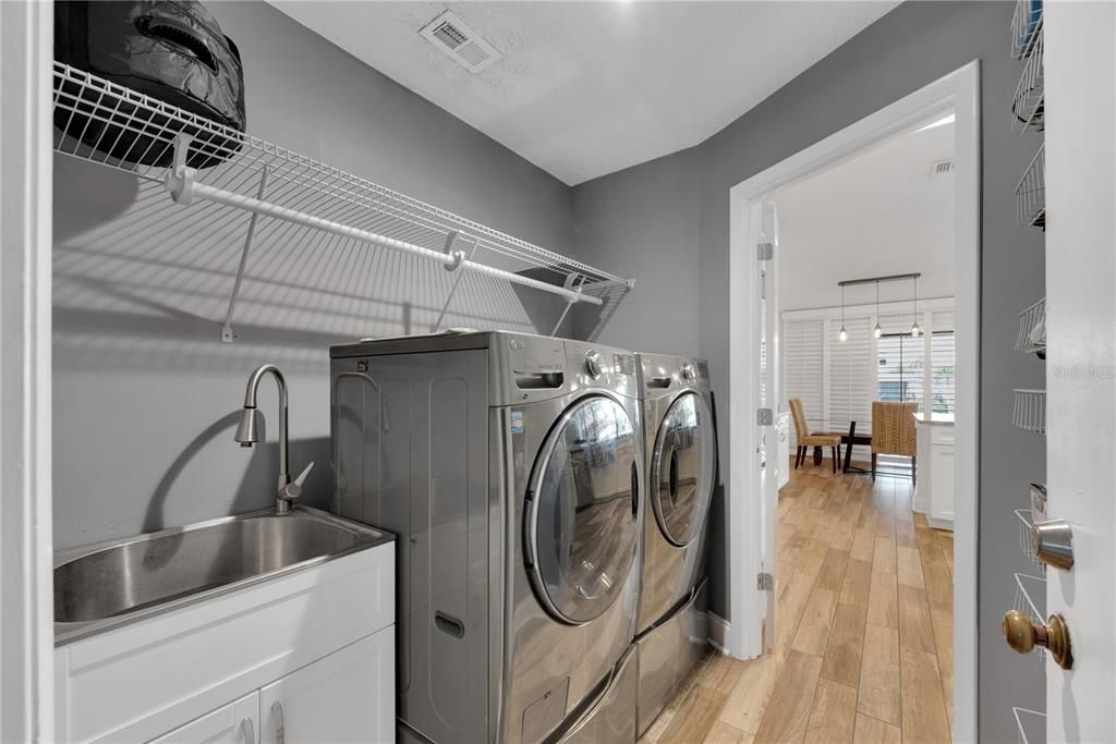 For Sale: $875,000 (4 beds, 2 baths, 1888 Square Feet)
