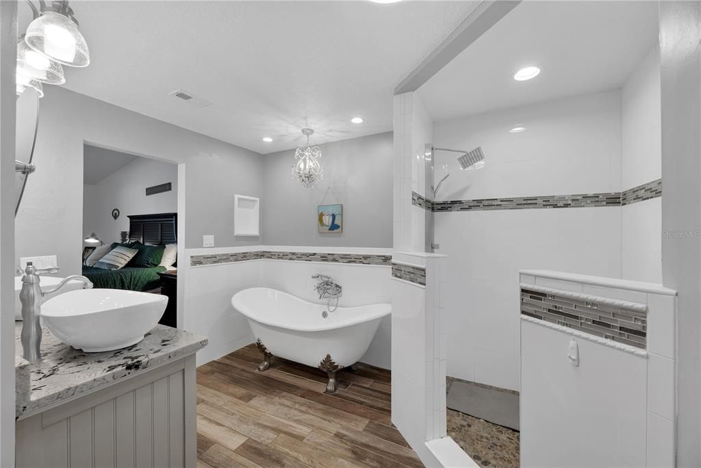 For Sale: $875,000 (4 beds, 2 baths, 1888 Square Feet)