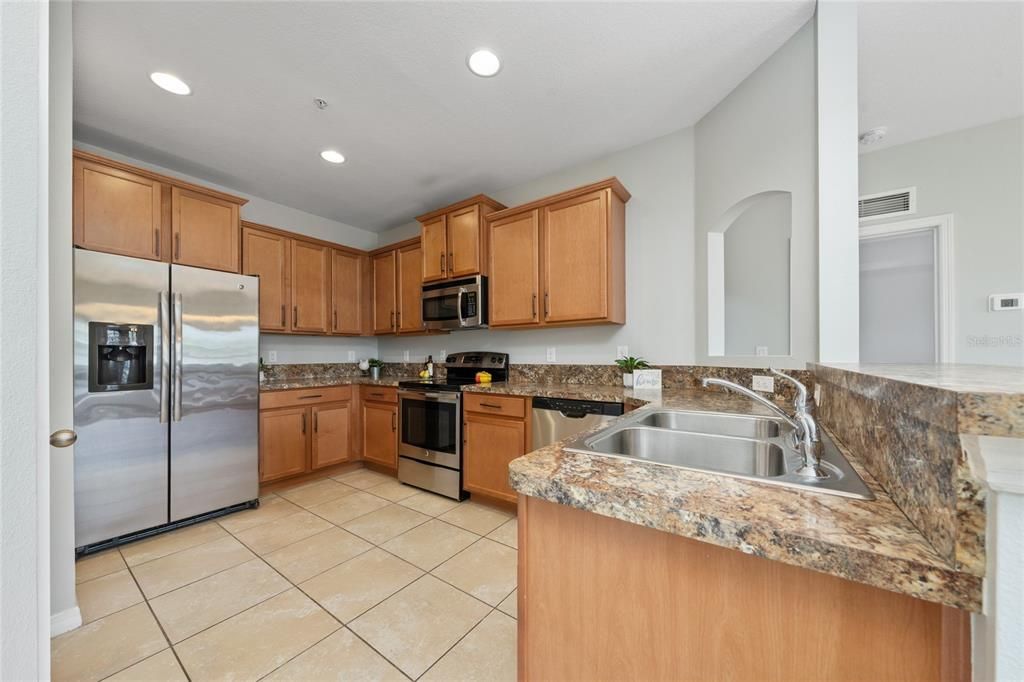 В аренду: $2,095 (2 спален, 2 ванн, 1200 Квадратных фут)