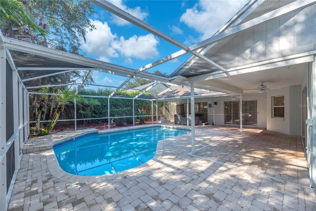 En Venta: $535,000 (4 camas, 2 baños, 2608 Pies cuadrados)