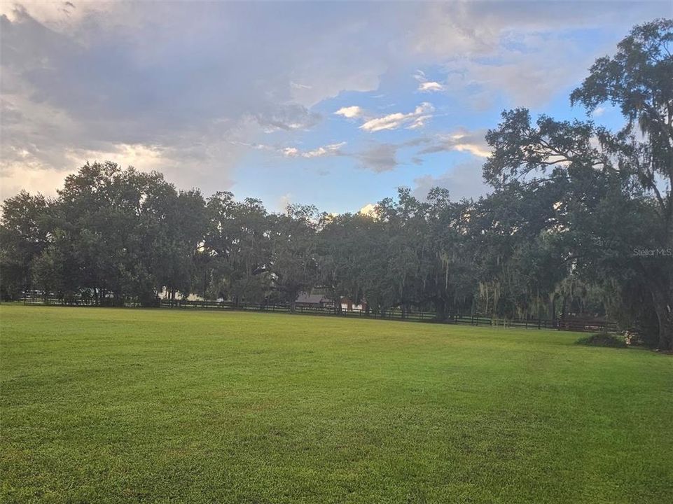 На продажу: $190,000 (1.48 acres)