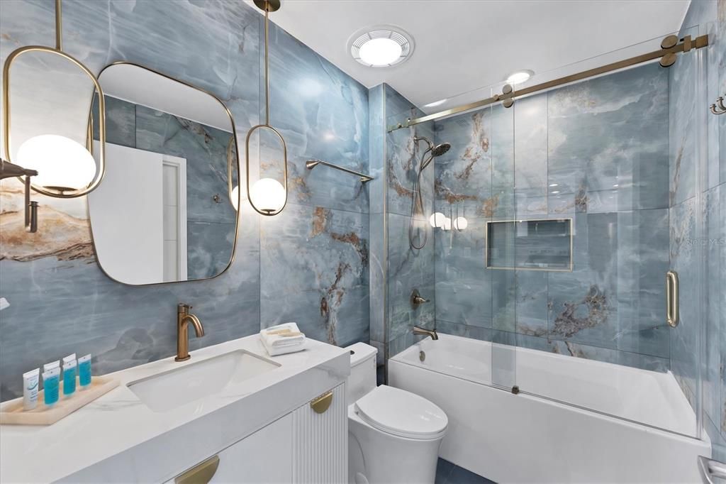 В аренду: $3,800 (2 спален, 2 ванн, 1268 Квадратных фут)