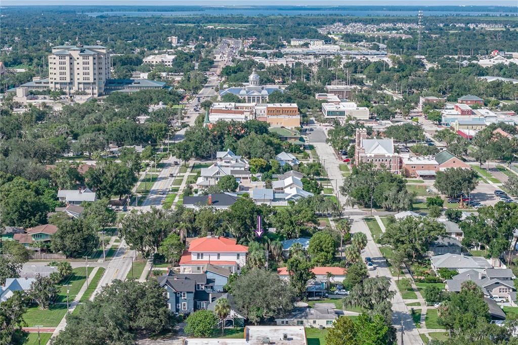На продажу: $675,000 (6 спален, 2 ванн, 3920 Квадратных фут)