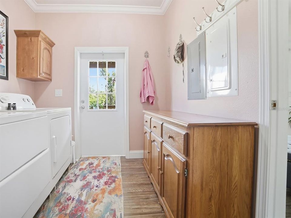 For Sale: $329,000 (2 beds, 3 baths, 1560 Square Feet)