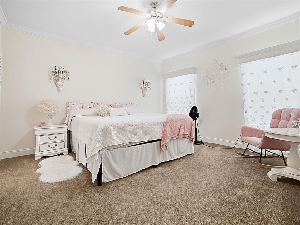 For Sale: $329,000 (2 beds, 3 baths, 1560 Square Feet)