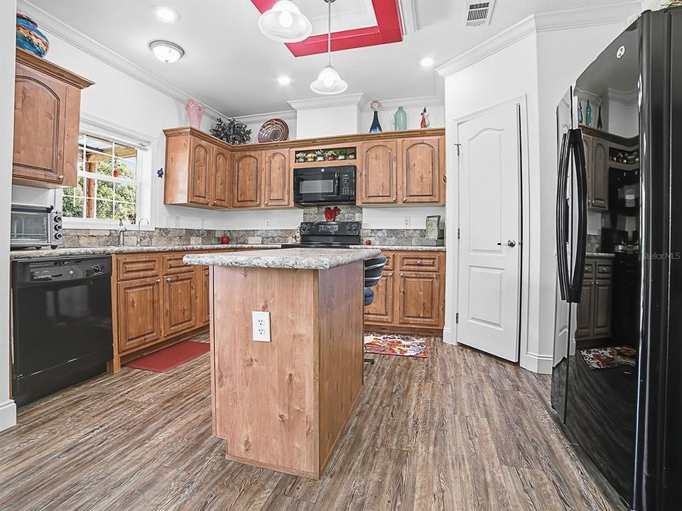 For Sale: $329,000 (2 beds, 3 baths, 1560 Square Feet)