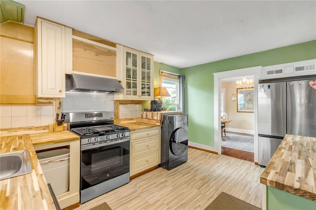 En Venta: $650,000 (5 camas, 0 baños, 3300 Pies cuadrados)