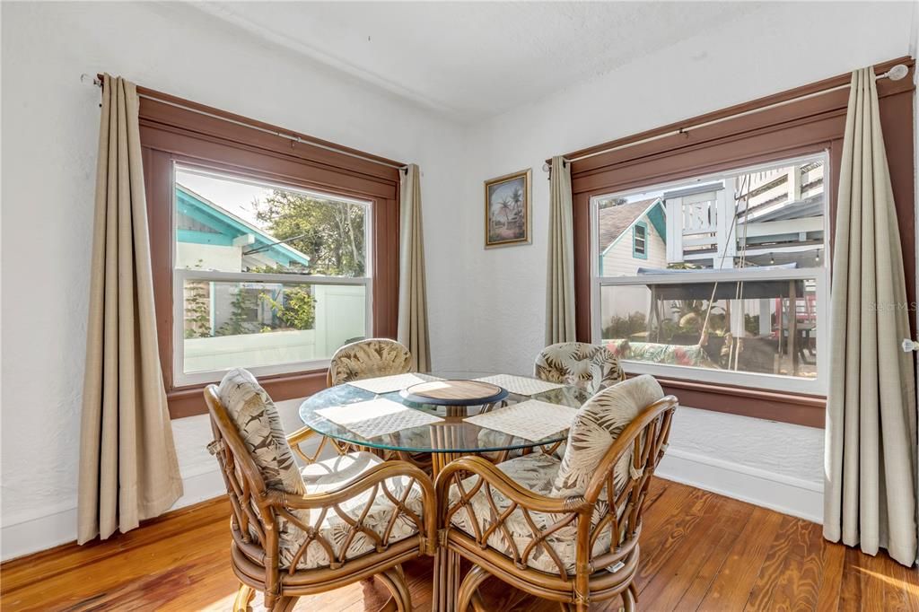 En Venta: $650,000 (5 camas, 0 baños, 3300 Pies cuadrados)