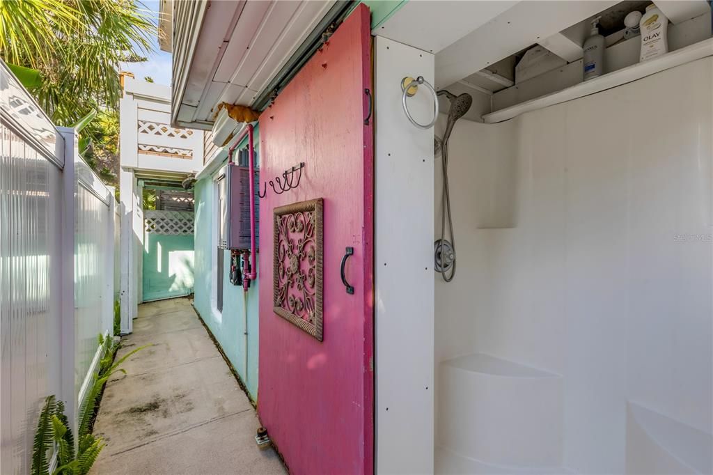 En Venta: $650,000 (5 camas, 0 baños, 3300 Pies cuadrados)