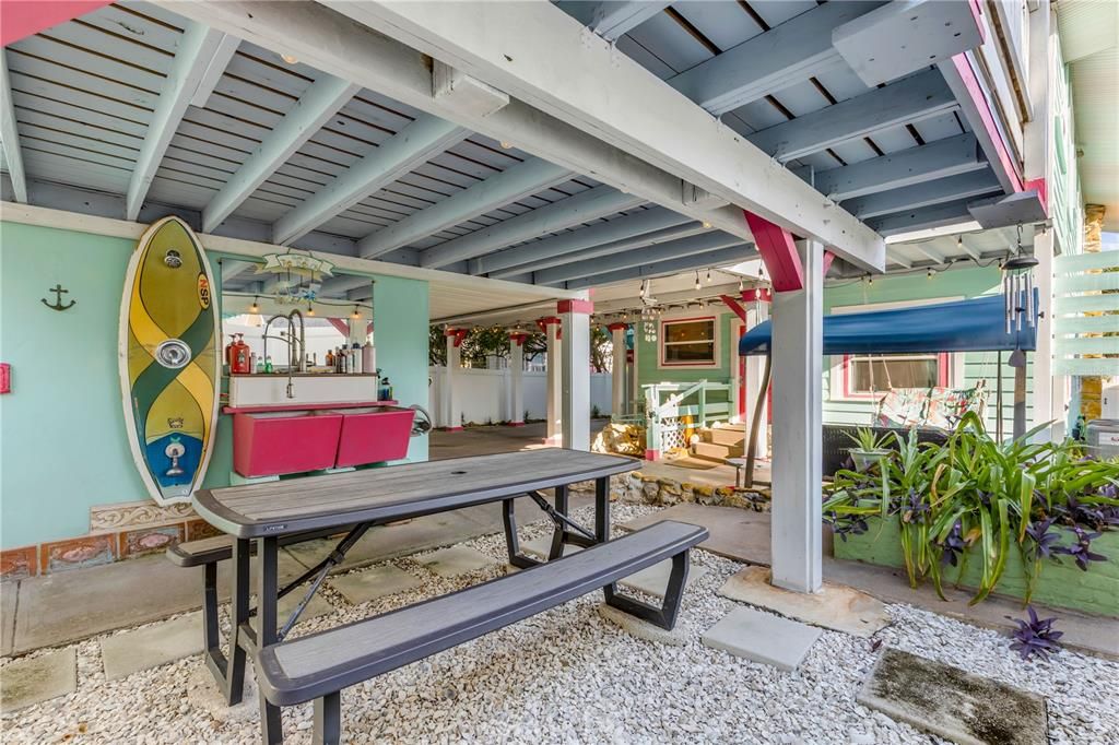 En Venta: $650,000 (5 camas, 0 baños, 3300 Pies cuadrados)
