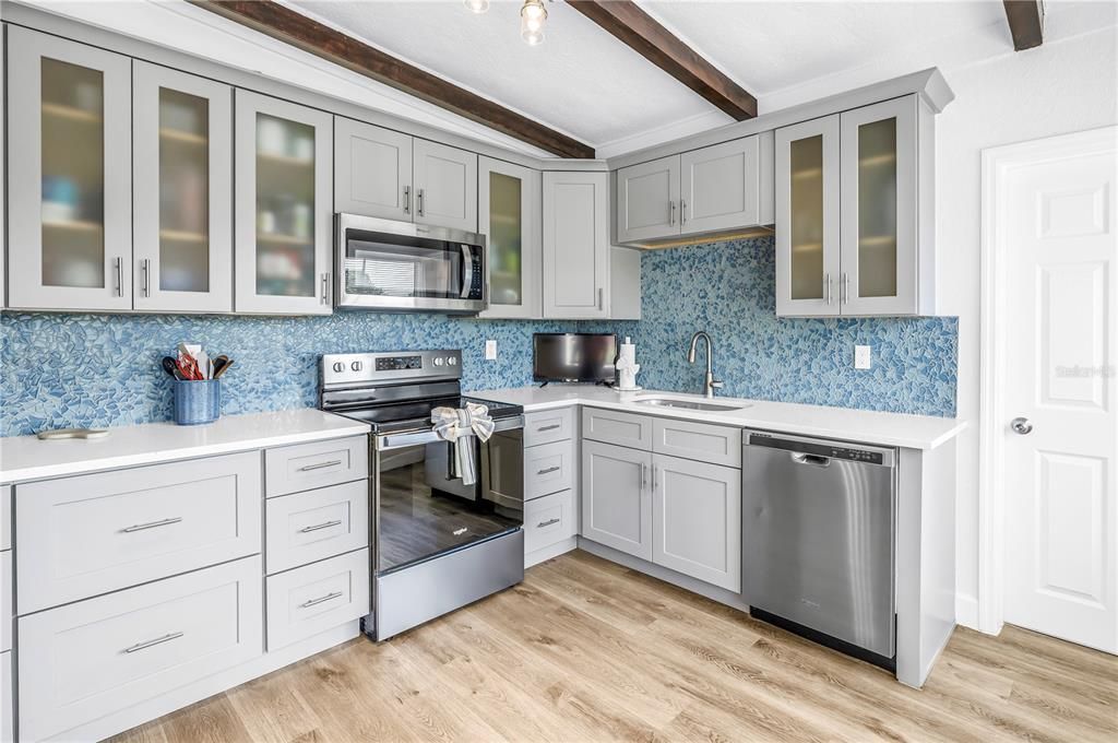 For Rent: $3,000 (3 beds, 2 baths, 1287 Square Feet)
