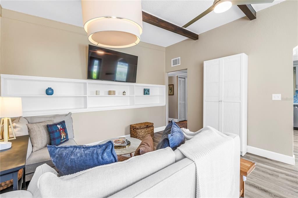 For Rent: $3,000 (3 beds, 2 baths, 1287 Square Feet)