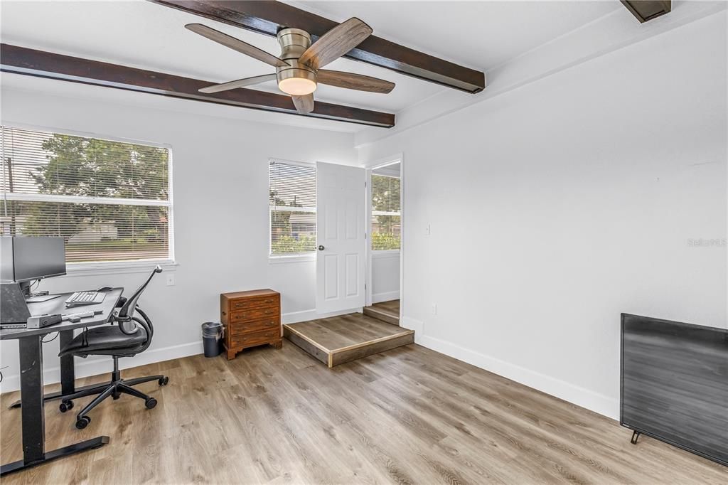 For Rent: $3,000 (3 beds, 2 baths, 1287 Square Feet)