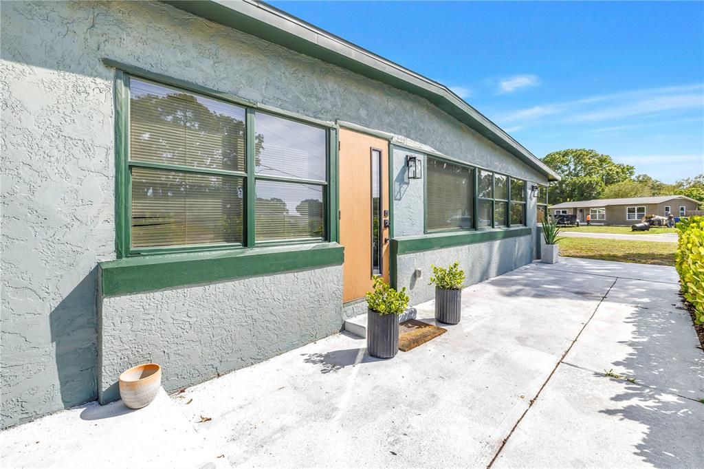 For Rent: $3,000 (3 beds, 2 baths, 1287 Square Feet)