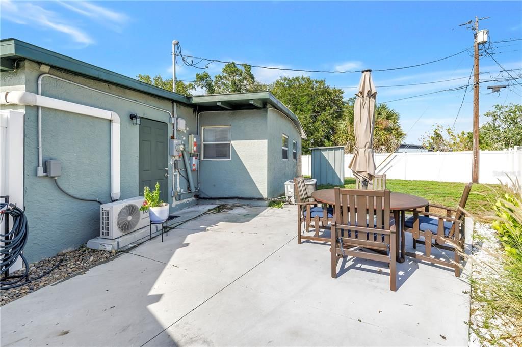 For Rent: $3,000 (3 beds, 2 baths, 1287 Square Feet)