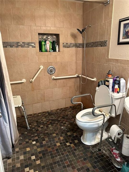 For Sale: $150,000 (4 beds, 2 baths, 1800 Square Feet)