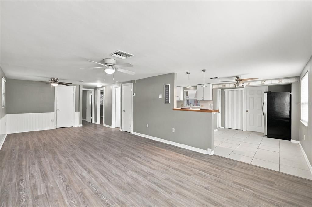 For Rent: $2,300 (2 beds, 1 baths, 1072 Square Feet)