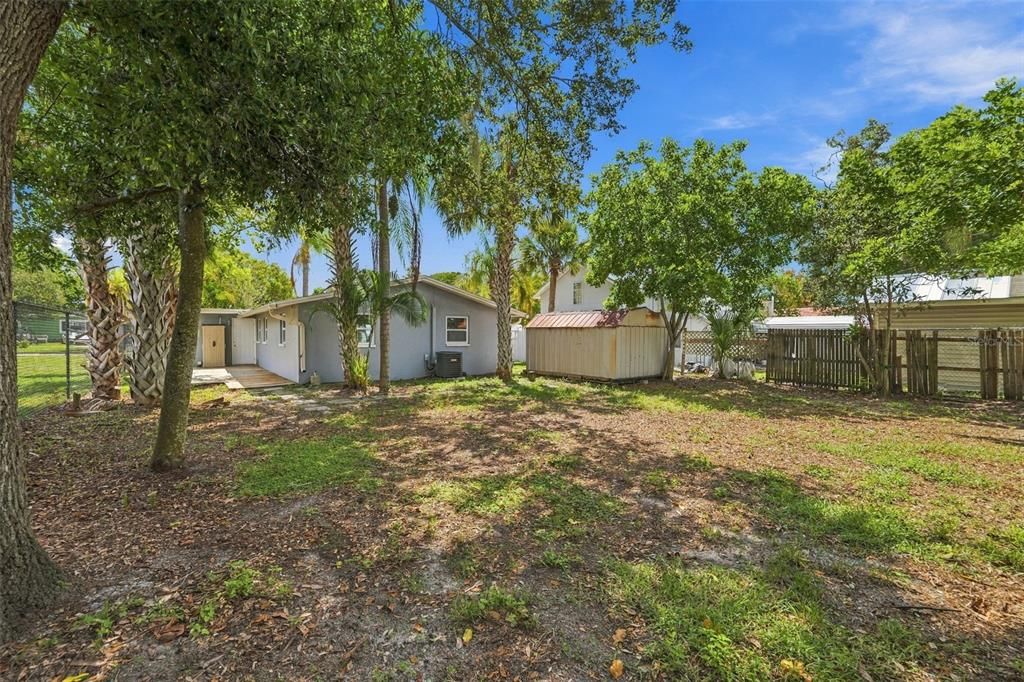 For Rent: $2,300 (2 beds, 1 baths, 1072 Square Feet)