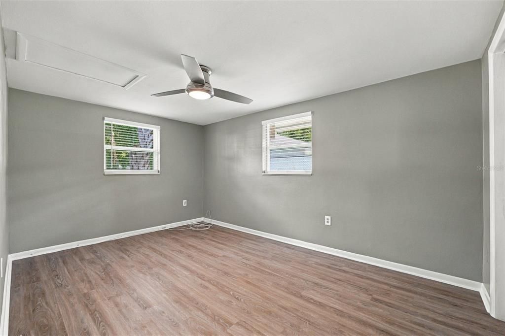 For Rent: $2,300 (2 beds, 1 baths, 1072 Square Feet)