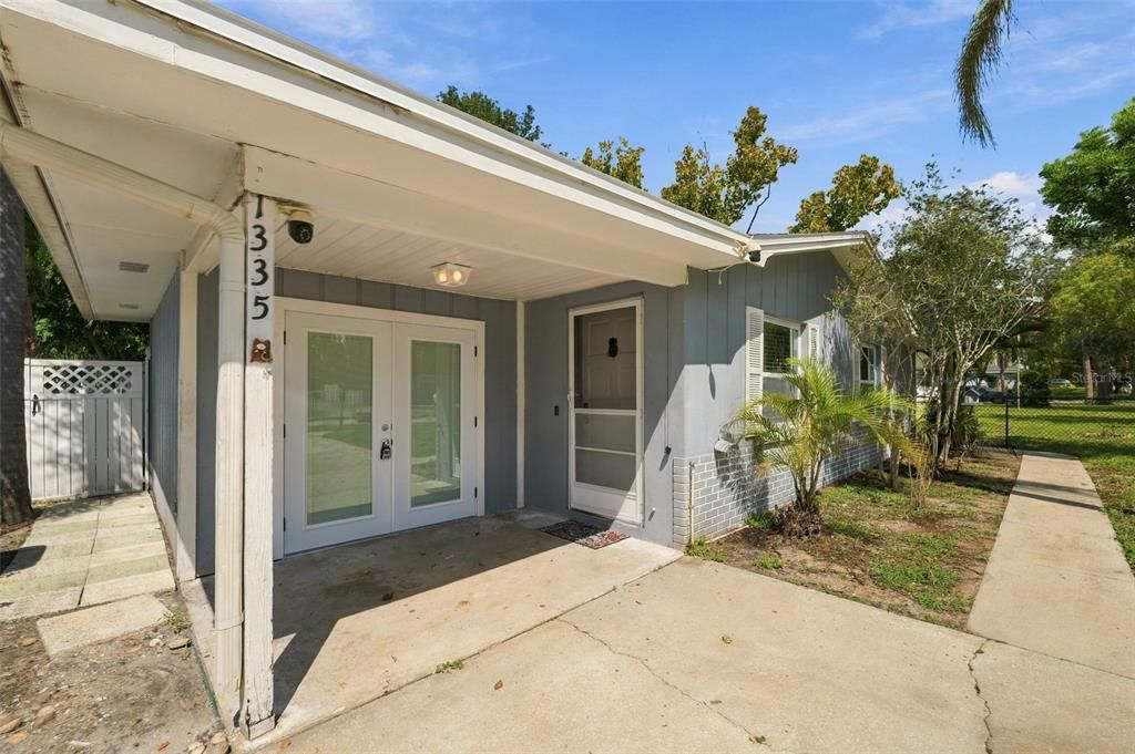 For Rent: $2,300 (2 beds, 1 baths, 1072 Square Feet)