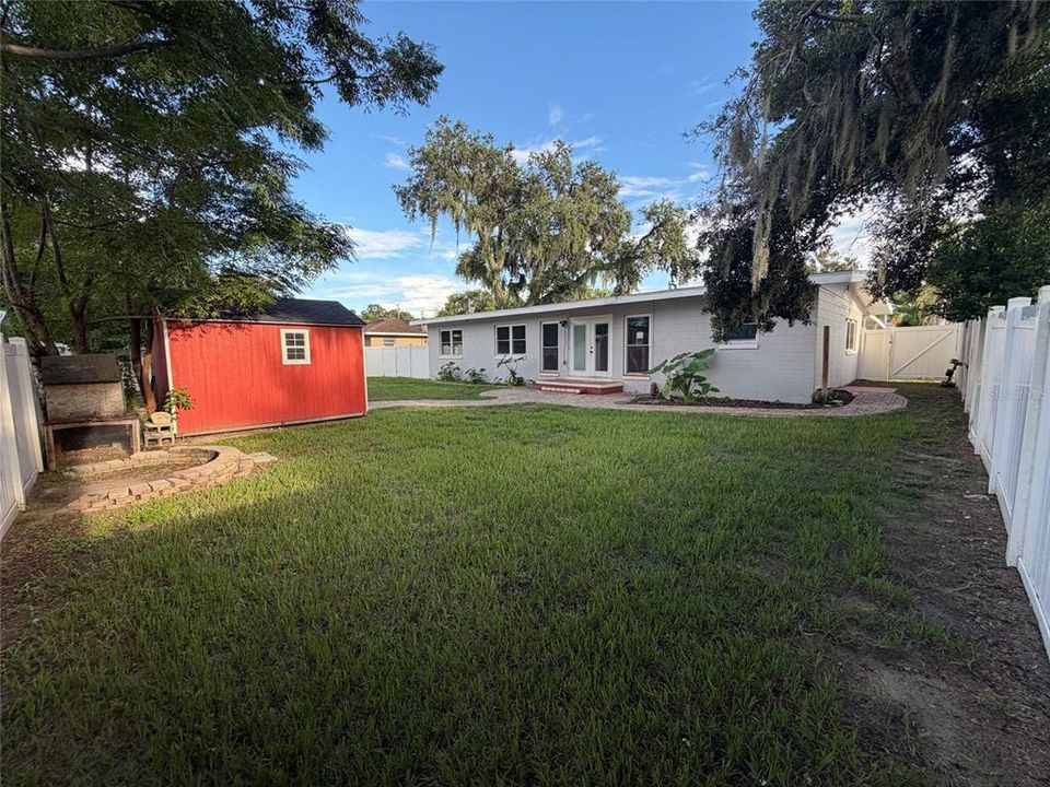 For Sale: $239,900 (4 beds, 2 baths, 1242 Square Feet)