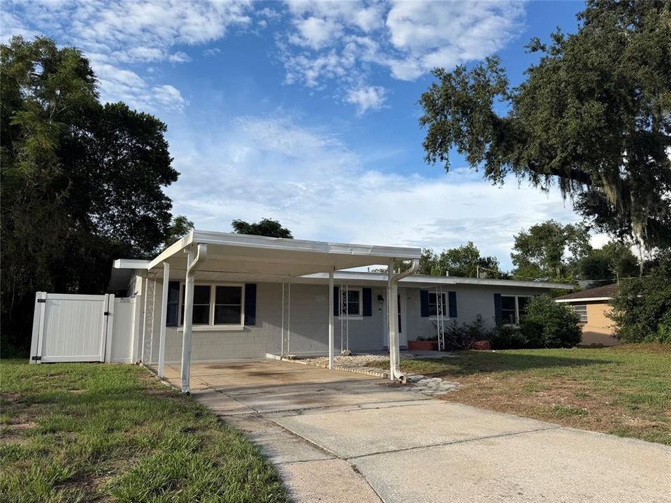 For Sale: $239,900 (4 beds, 2 baths, 1242 Square Feet)