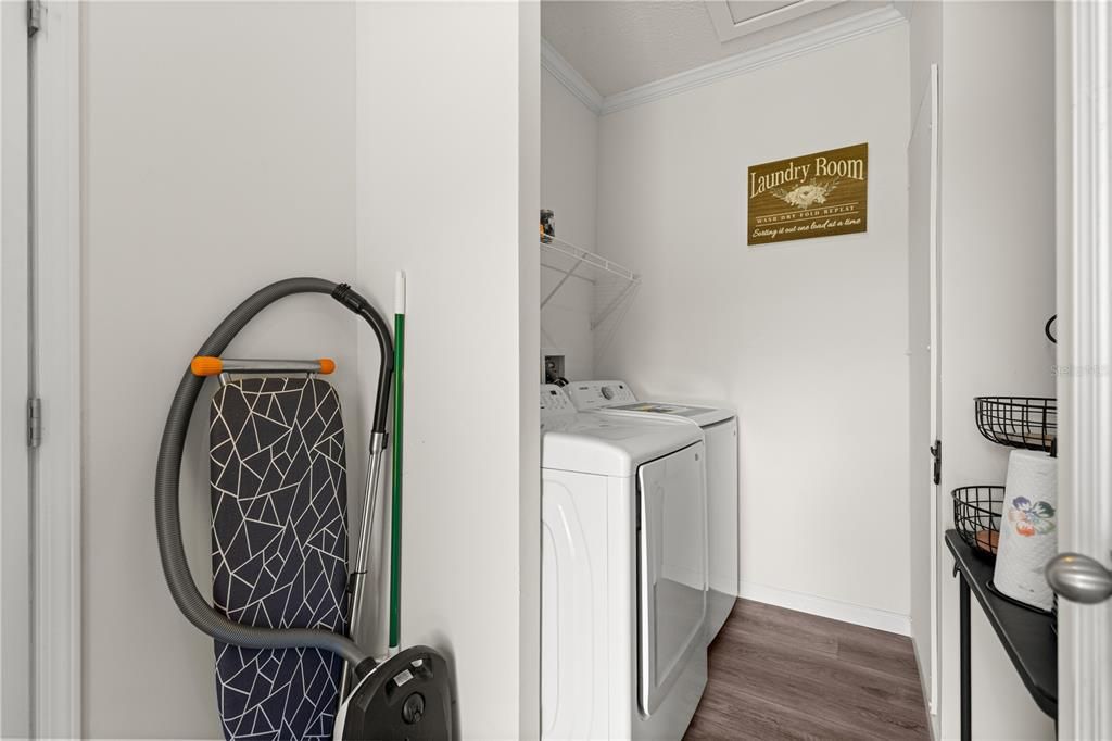 For Sale: $289,900 (3 beds, 2 baths, 1841 Square Feet)