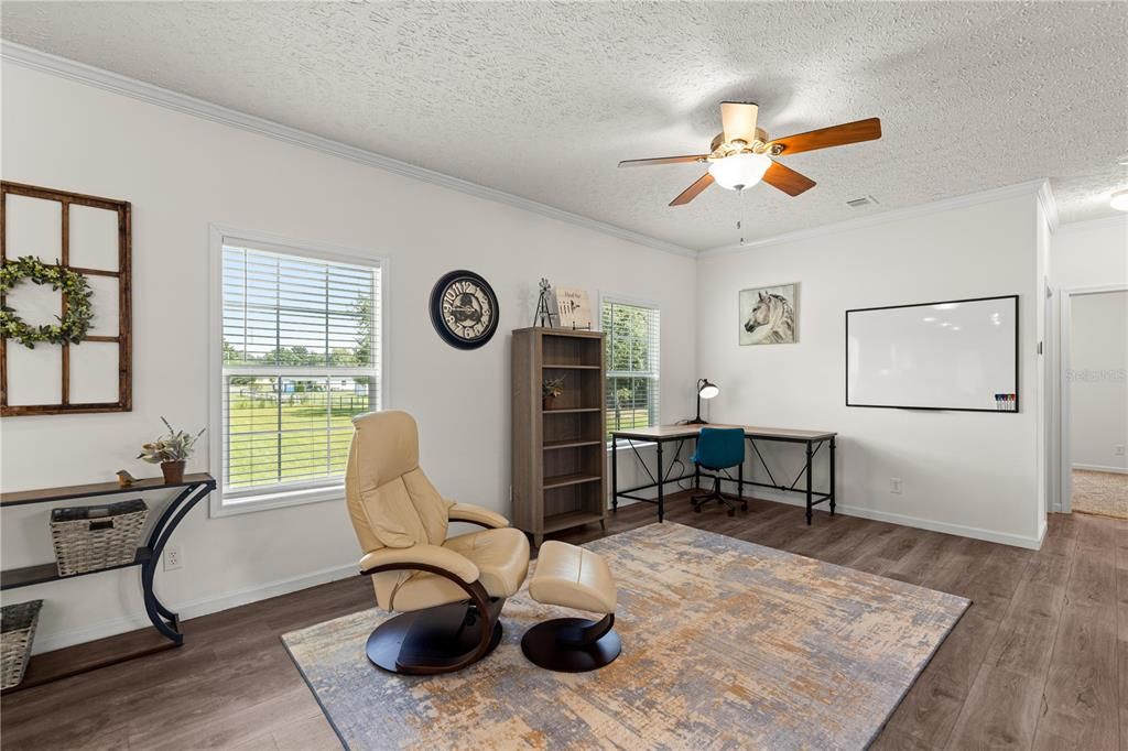 For Sale: $289,900 (3 beds, 2 baths, 1841 Square Feet)