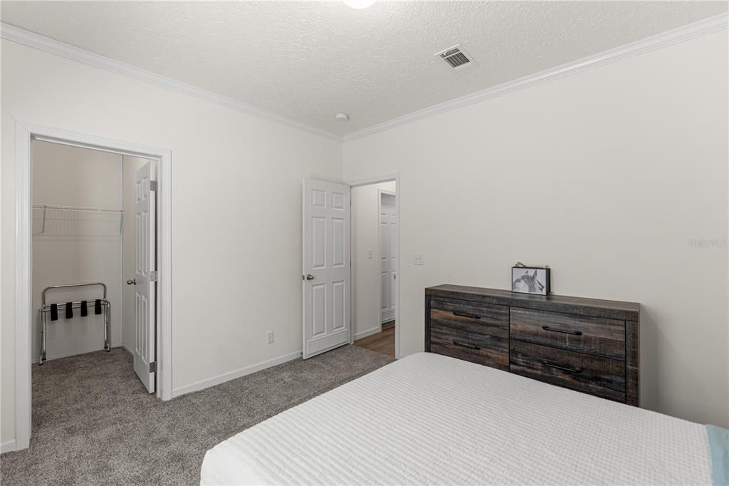 For Sale: $289,900 (3 beds, 2 baths, 1841 Square Feet)