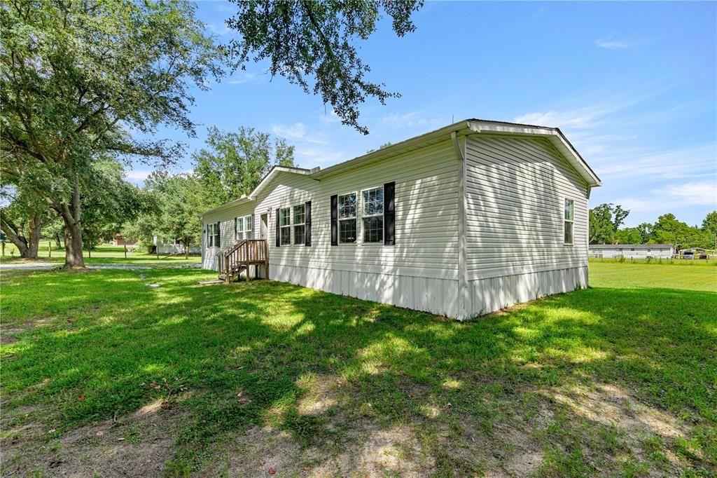 For Sale: $289,900 (3 beds, 2 baths, 1841 Square Feet)