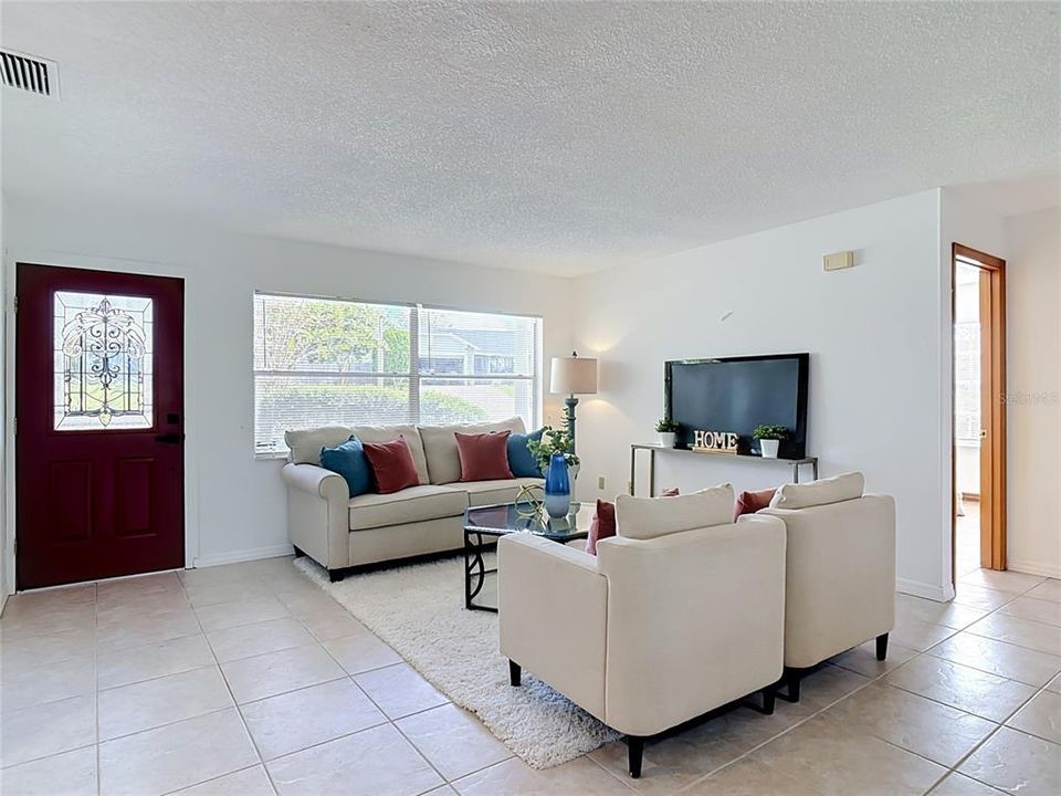 For Sale: $265,000 (3 beds, 2 baths, 1307 Square Feet)