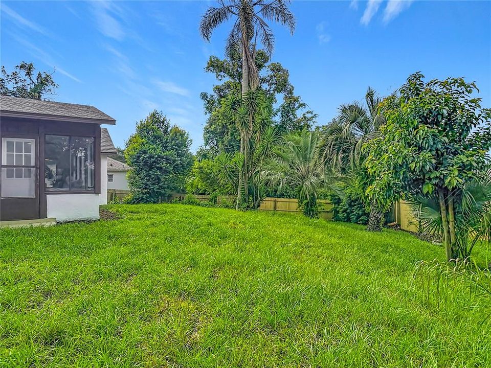 For Sale: $265,000 (3 beds, 2 baths, 1307 Square Feet)