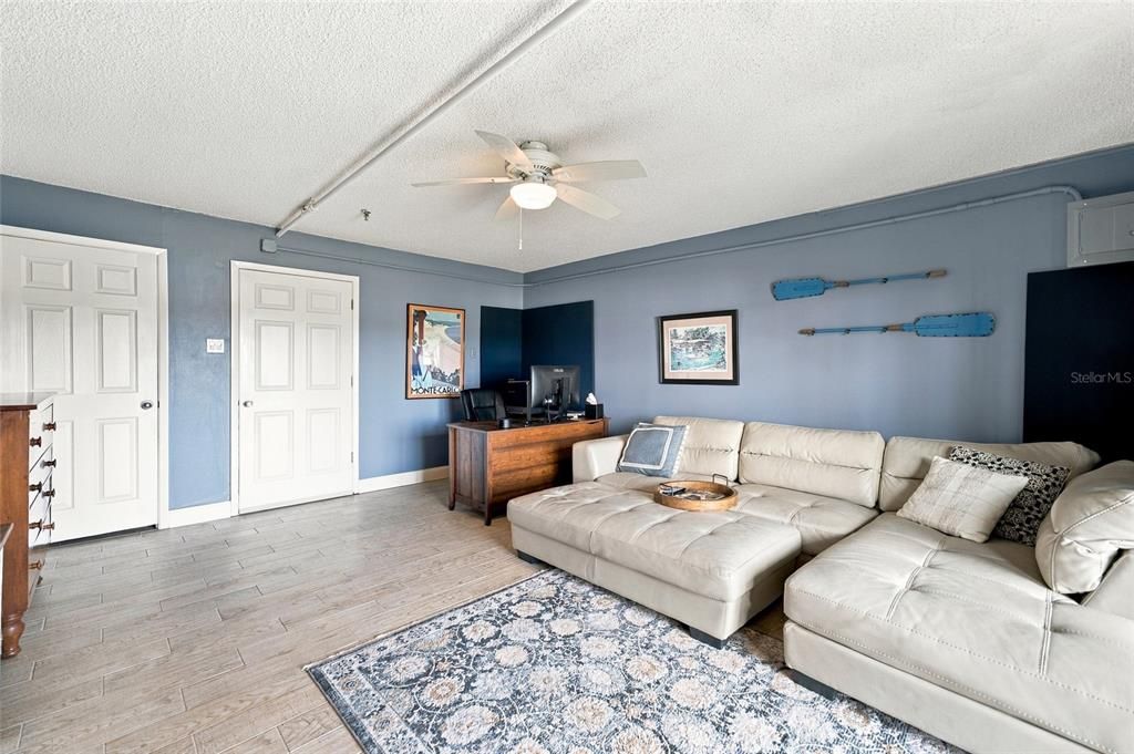 For Sale: $850,000 (3 beds, 2 baths, 1660 Square Feet)