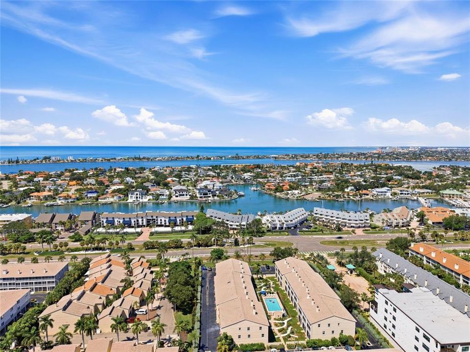 For Sale: $850,000 (3 beds, 2 baths, 1660 Square Feet)