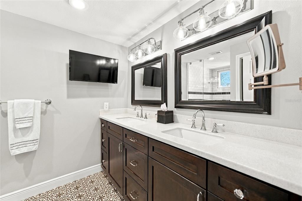 For Sale: $850,000 (3 beds, 2 baths, 1660 Square Feet)