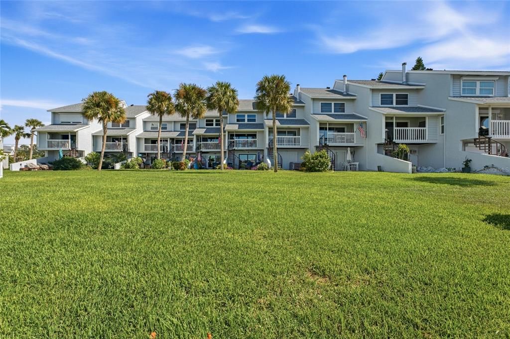 For Sale: $850,000 (3 beds, 2 baths, 1660 Square Feet)