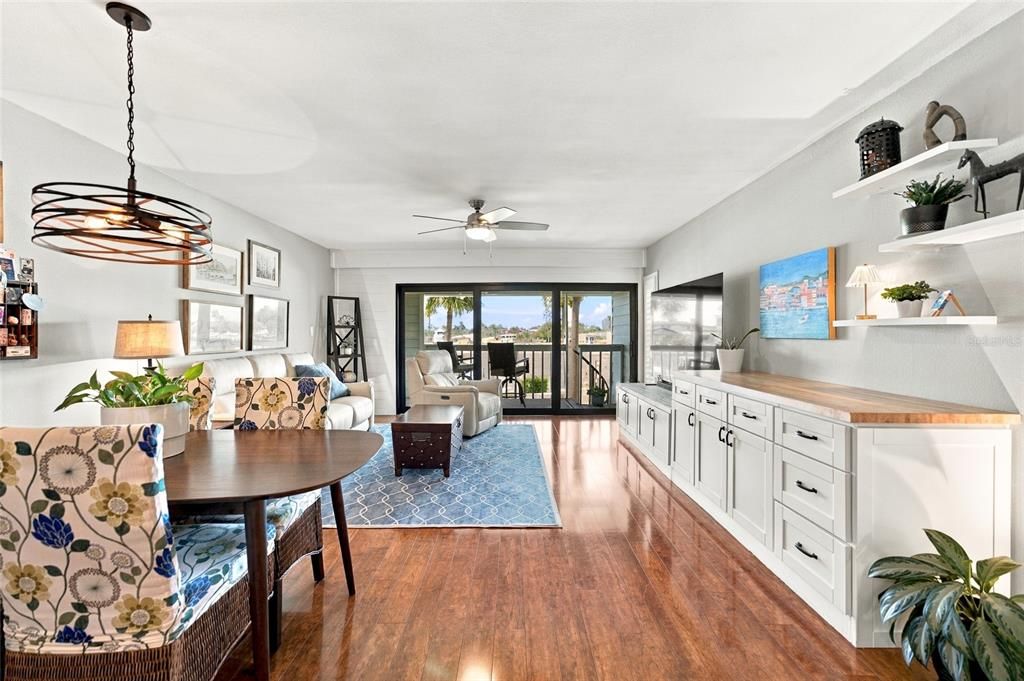 For Sale: $850,000 (3 beds, 2 baths, 1660 Square Feet)