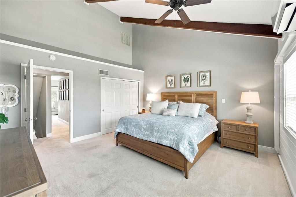For Sale: $850,000 (3 beds, 2 baths, 1660 Square Feet)