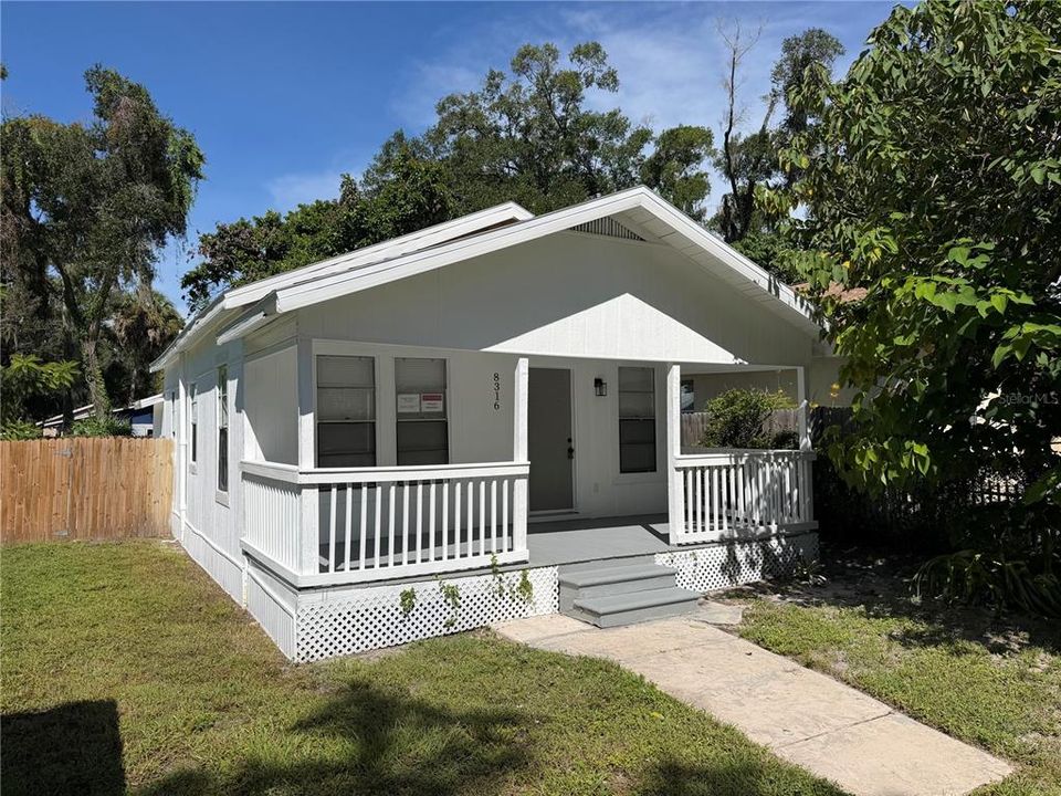 En Venta: $229,900 (2 camas, 2 baños, 760 Pies cuadrados)