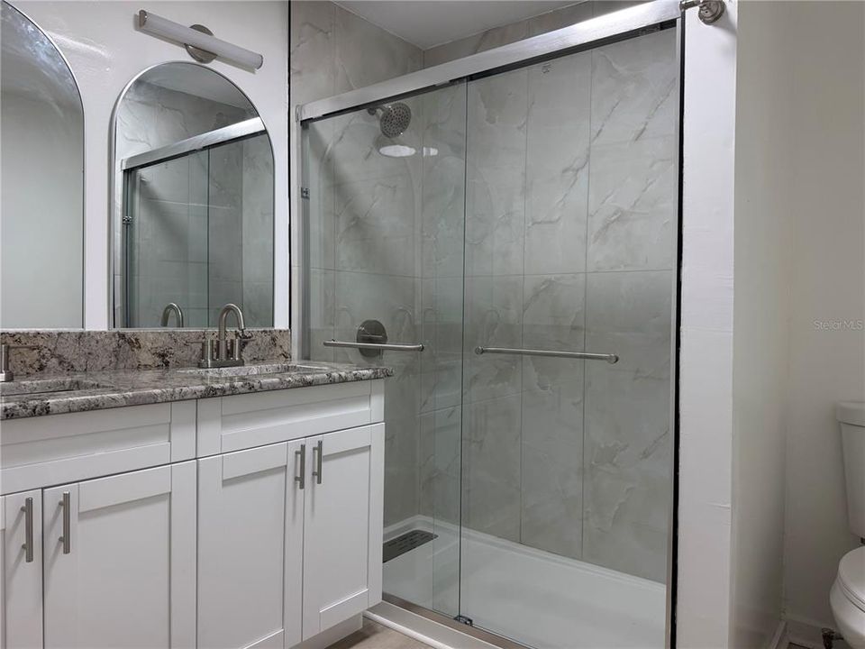 En Venta: $229,900 (2 camas, 2 baños, 760 Pies cuadrados)