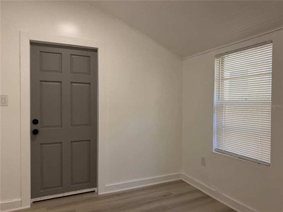 En Venta: $229,900 (2 camas, 2 baños, 760 Pies cuadrados)